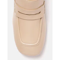 Kenneth Cole Leather Block Heeled Pumps image 5