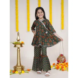 Kiddopanti Girls Multicolor Regular Fit Cotton Printed Kurta Set with Potli-picture-26