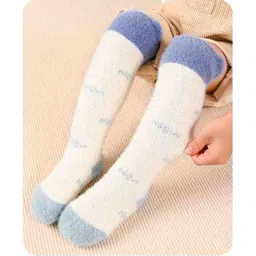 Kidofash Fur Text Print Socks-White-image-26