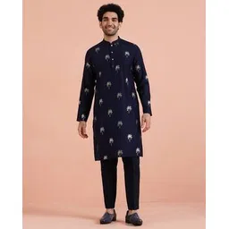 kisah Men Embroidered Regular Fit Long Kurta with Mandarin Collar-picture-51