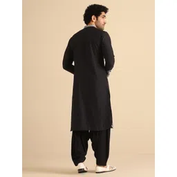 KISAH Men Floral Embroidered Thread Work Mandarin Collar Cotton Silk Straight Kurta image 4