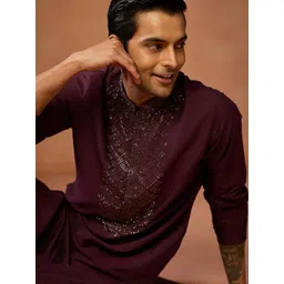 KISAH Men Geometric Yoke Design Sequinned Mandarin Collar Cotton Silk Straight Kurta-picture-18