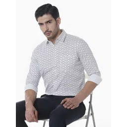 Klub Fox Men Slim Fit Geometric Printed Spread Collar Cotton Casual Shirt-picture-16