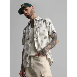 Klub Fox Men Slim Fit Spread Collar Geometric Printed Cotton Casual Shirt-picture-13