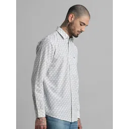 Klub Fox Men Slim Fit Spread Collar Geometric Printed Cotton Casual Shirt image 2
