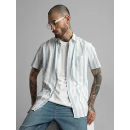 Klub Fox Men Slim Fit Spread Collar Vertical Striped Cotton Casual Shirt-picture-25