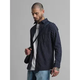 Klub Fox Men Slim Fit Spread Collar Vertical Striped Cotton Casual Shirt-picture-27