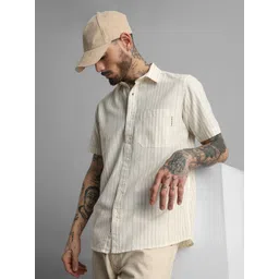 Klub Fox Men Slim Fit Spread Collar Vertical Striped Cotton Casual Shirt-picture-35
