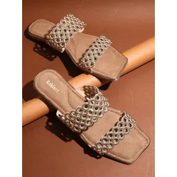 Koblerr Women Embellished Ethnic Open Toe Flats-picture-10