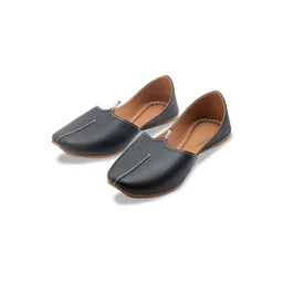 KORAKARI Men Leather Pointed Toe Ethnic Mojaris With Embroidered-picture-26