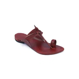 KORAKARI Textured Leather Kolhapuri Flat Sandals-picture-10