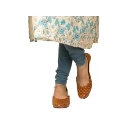 Korakari Womens Leather Juti-Tan-picture-24