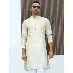 KRAFT INDIA Men Embroidered Sequinned Kurta-image-36
