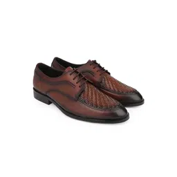 LA BOTTE Men Textured Leather Derbys image 5