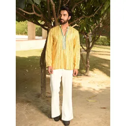Laalzari Men Embroidered Sequinned Silk Georgette Kurta with Trousers-picture-17