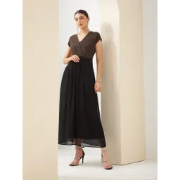 Latin Quarters Black Solid Dress-picture-41