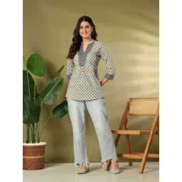 Lavantika Women Floral Printed Cotton Top-picture-41