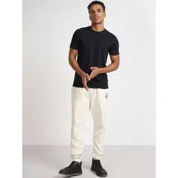 Lee Men Solid Cotton Low-Rise Joggers-picture-41