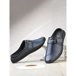 Lejano Men Shoe-Style Sandals image 1