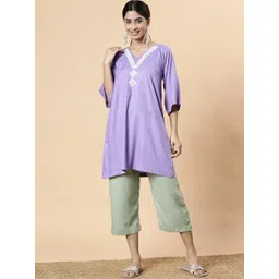 LetsDressUp Ethnic Motif Printed V-Neck Kurti-picture-19