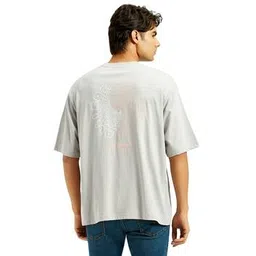 levi's Men Graphic Print Regular Fit Crew-Neck T-Shirt-picture-15