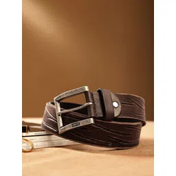 Levis Men Textured Leather Belt-image-25