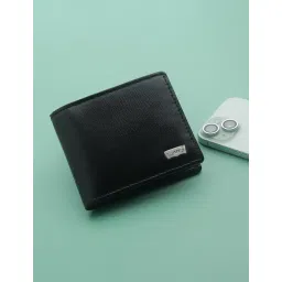 Men's Black Solid Bi-Fold Wallet-image-1