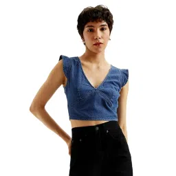 levi's Women's Solid V-Neck Top image 3