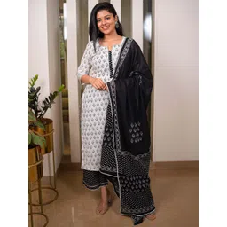 Libas Floral Printed Sweetheart Neck Gotta Patti Pure Cotton Kurta With Palazzos & Dupatta-picture-30