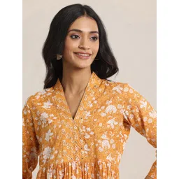 Libas Floral Printed V-Neck Mirror Work Mirror Work Pleated Anarkali Kurti image 3