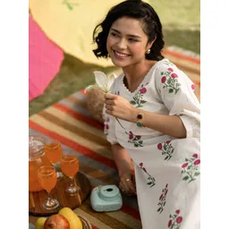 Libas Women Floral Printed Regular Kurta with Trousers-picture-31