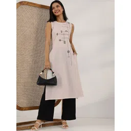 Libas Women Geometric Embroidered Round Neck High-Slit Kurta-picture-20