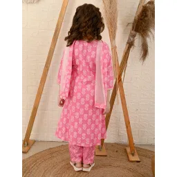 LilPicks Kids Pink Floral Print Kurta, Pyjamas & Dupatta image 2