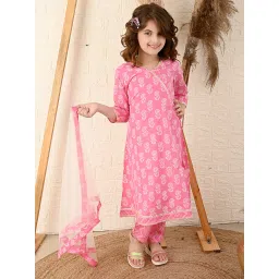 LilPicks Kids Pink Floral Print Kurta, Pyjamas & Dupatta image 3