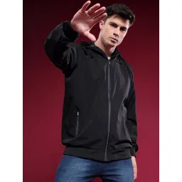 LINARIA Men Checked Lightweight Outdoor Cape Jacket-picture-30