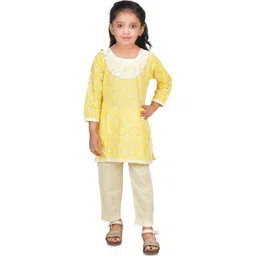 Little Dreams Baby Girls Floral Printed Kurta & Trousers-picture-16