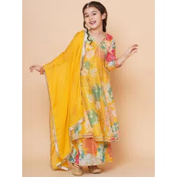 Little Zing Girls Floral Printed Gotta Patti Kurta Set-picture-39