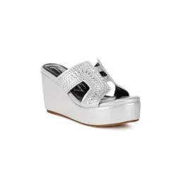 London Rag Regular Wedge Sandals with Ethnic Embellished-picture-25