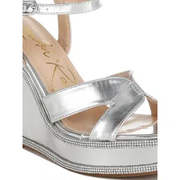 London Rag Women's Silver Ankle Strap Sandals image 4