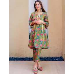 Lookmark Floral Printed Notch-Neck Gotta Patti Tunic With Trousers-picture-30