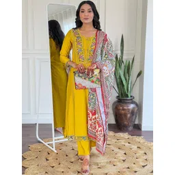 Lookmark Women Floral Embroidered Kurta with Trousers & Dupatta-picture-40