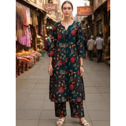 Lookmark Women Floral Printed Kurta with Trousers-picture-35