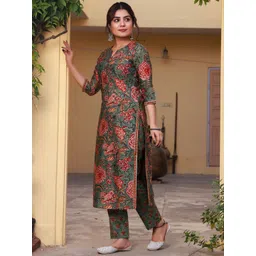 Lookmark Women Floral Printed Regular Kurta with Trousers-picture-27