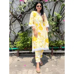 Lookmark Women Floral Printed Regular Kurta with Trousers-picture-41