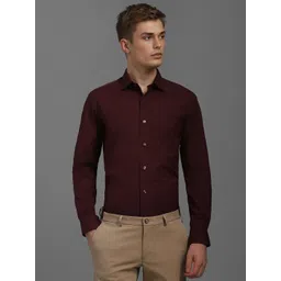 Louis Philippe Men Classic Fit Spread Collar Solid Cotton Formal Shirt-picture-27