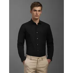 Louis Philippe Men Classic Fit Spread Collar Solid Cotton Formal Shirt-picture-34