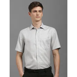 Louis Philippe Men Classic Spread Collar Checked Cotton Formal Shirt-picture-29