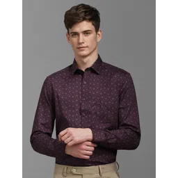 Louis Philippe Men Classic Spread Collar Micro Ditsy Printed Cotton Formal Shirt-picture-14