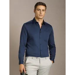 Louis Philippe Men Solid Spread Collar Pure Cotton Formal Shirt-picture-34