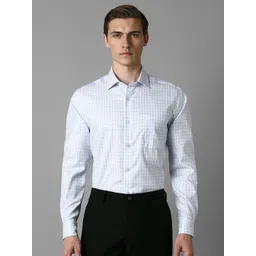 Louis Philippe Men Spread Collar Checked Pure Cotton Formal Shirt-picture-20